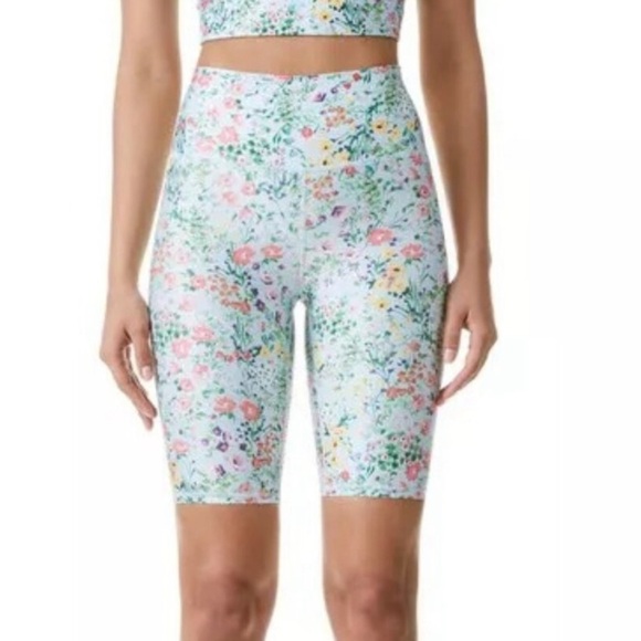 Alice + Olivia Pants - ALICE + OLIVIA • COASTAL GARDEN POWDER BLUE • ATHLETIC SHORTS